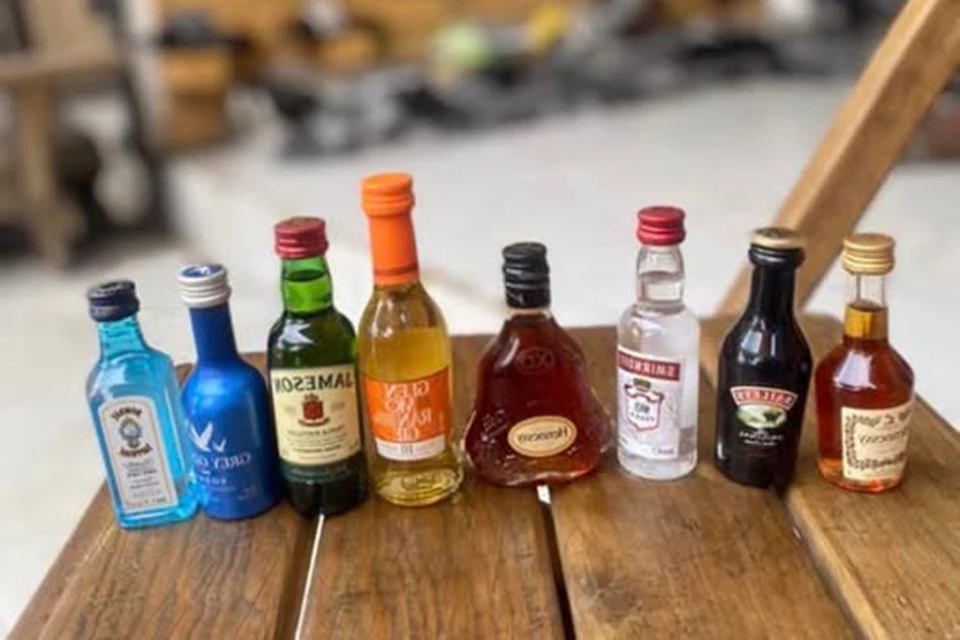 Où trouver des mini bouteilles d'alcool en gros ? 6 mini bouteilles de spiritueux en vrac