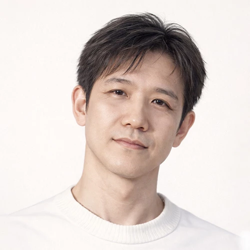 Top 12 Vodka Brands in the World (with Bottle Design Insights) 17 Chen Long